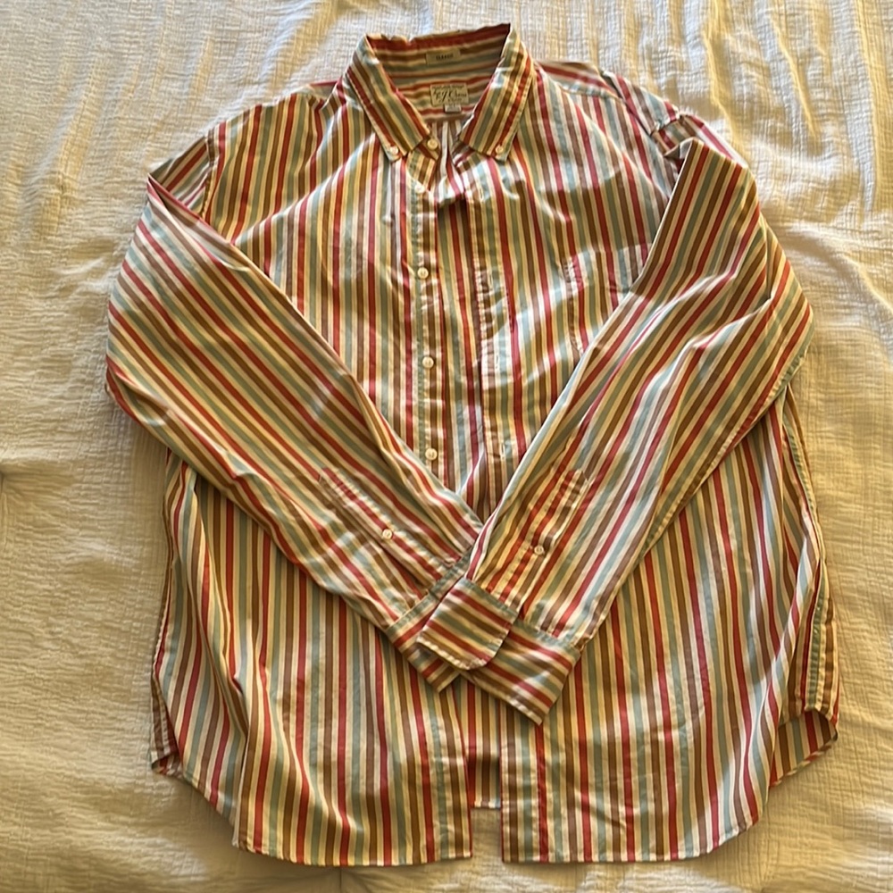 Men’s casual button down shirt. White, red, blue, tan